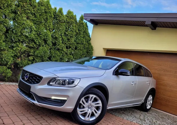 volvo Volvo V60 Cross Country cena 61700 przebieg: 230000, rok produkcji 2018 z Opoczno